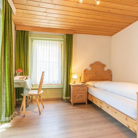 Hotel Alpina Zernez Bagian luar foto
